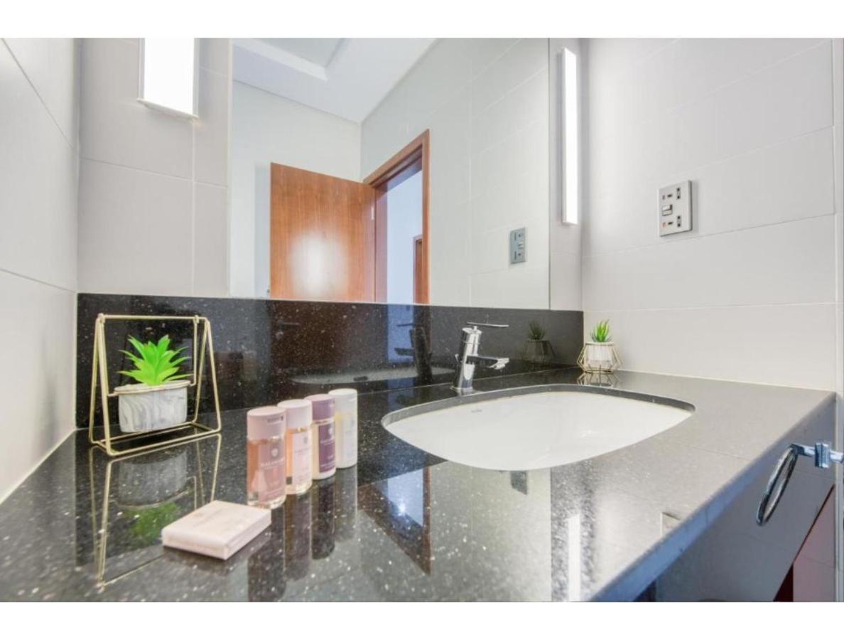 The Penthouse Near Burj Khalifa And Dubai Mall Dış mekan fotoğraf